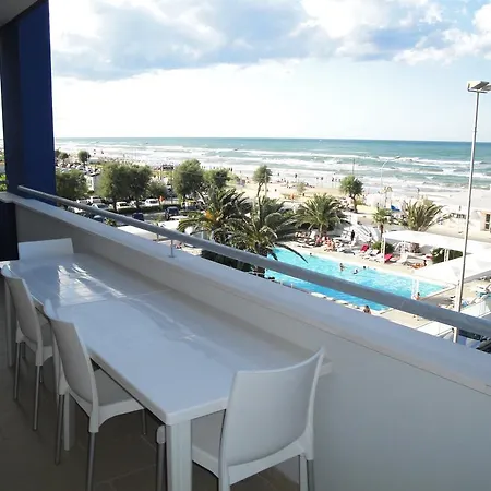 Lejlighedshotel La Nave 3*