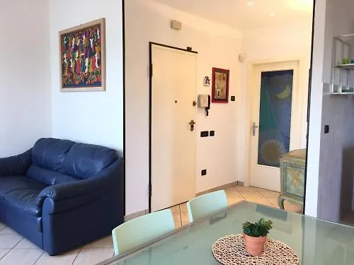 船舶公寓 3* 西尼加利亚