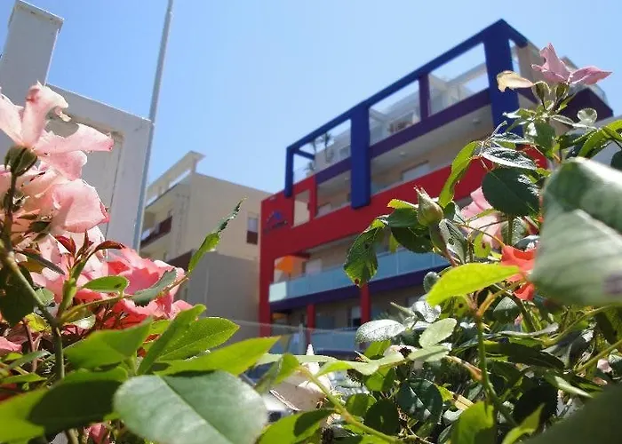 船舶公寓 3* 西尼加利亚