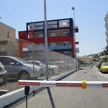 Aparthotel La Nave 3*