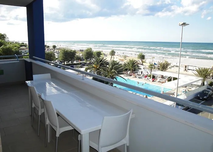 Aparthotel La Nave 3*